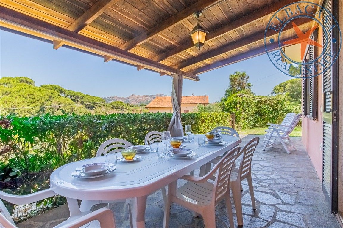 CAPOLIVERI - ELBA - BIFAMILIARE IN POSIZIONE TRANQUILLA
