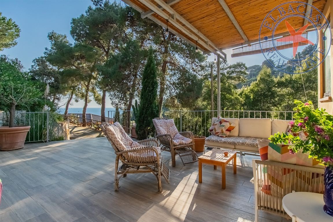 CAPOLIVERI - ELBA - VILLETTA VICINO AL MARE